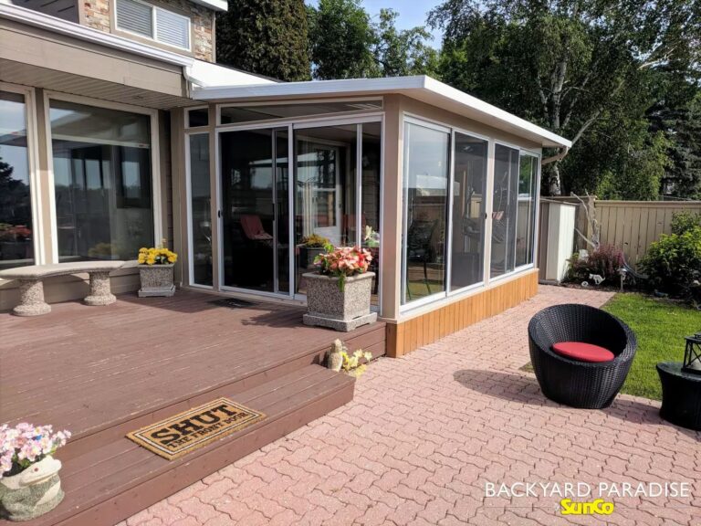 Sandalwood and white studio sunroom built in Selkirk, Manitoba